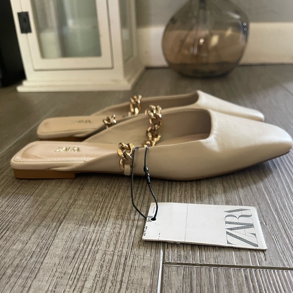Zara slides with gold chain - Picture 3 of 5